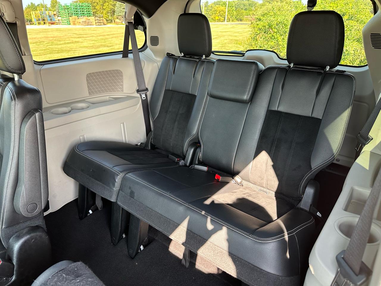2017 Dodge Grand Caravan SXT Premium Plus - Photo #11