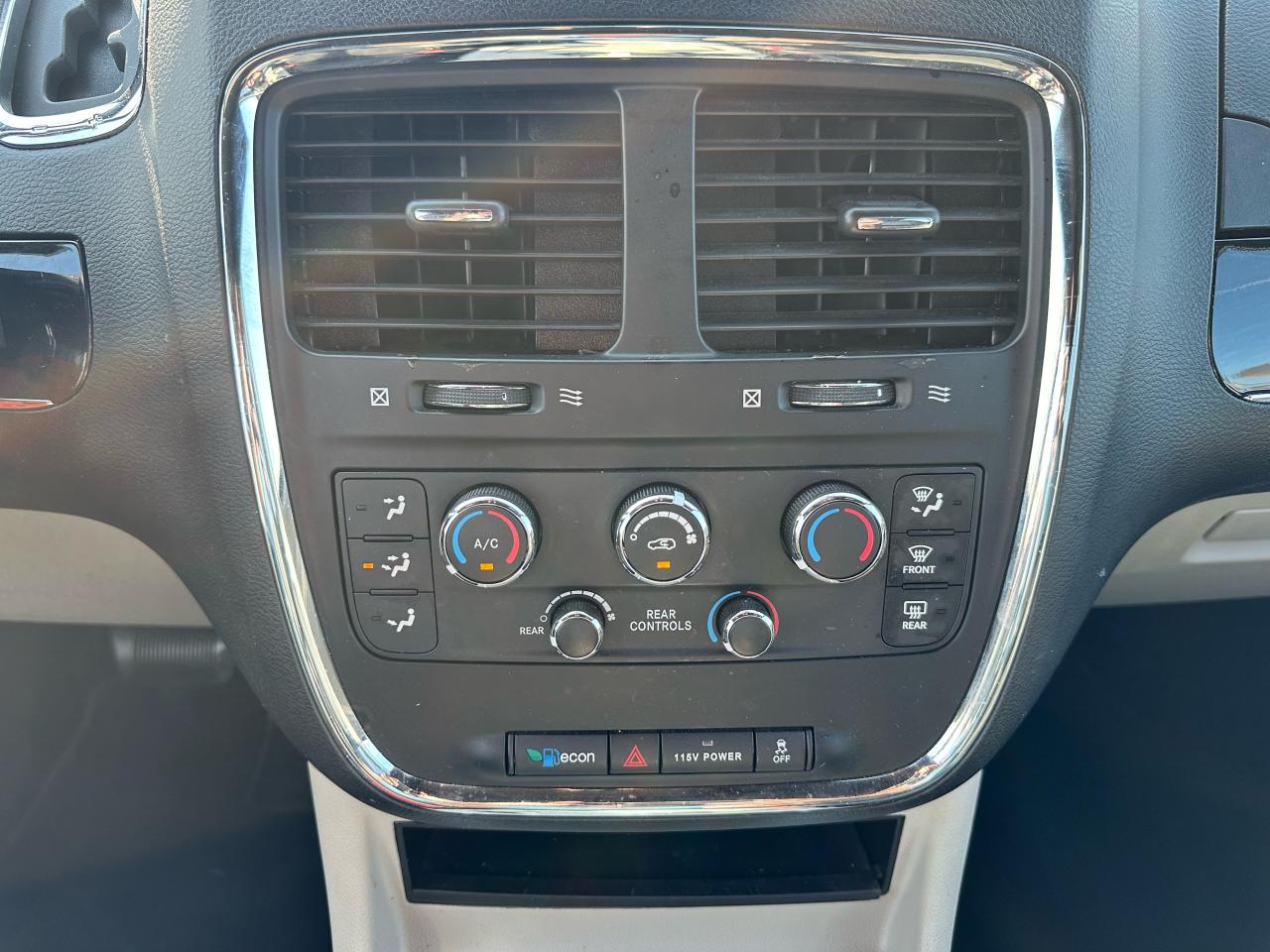 2017 Dodge Grand Caravan SXT Premium Plus - Photo #16