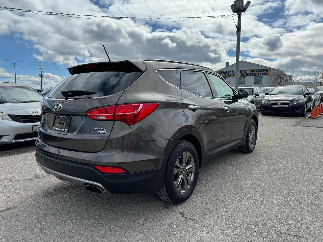 2014 Hyundai Santa Fe Sport Luxury Photo4