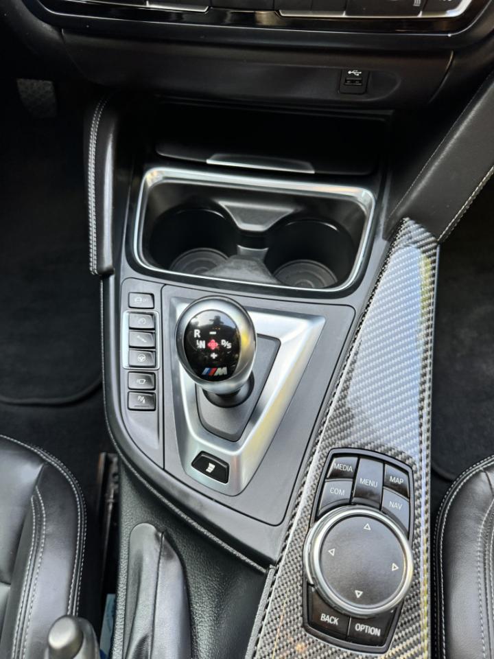 2017 BMW M4 ULTIMATE/COMPETITION PKG| CLEAN CARPROOF | CARBON PKG| HEADS UP DISPLAY|M SPORT SEATS - Photo #18