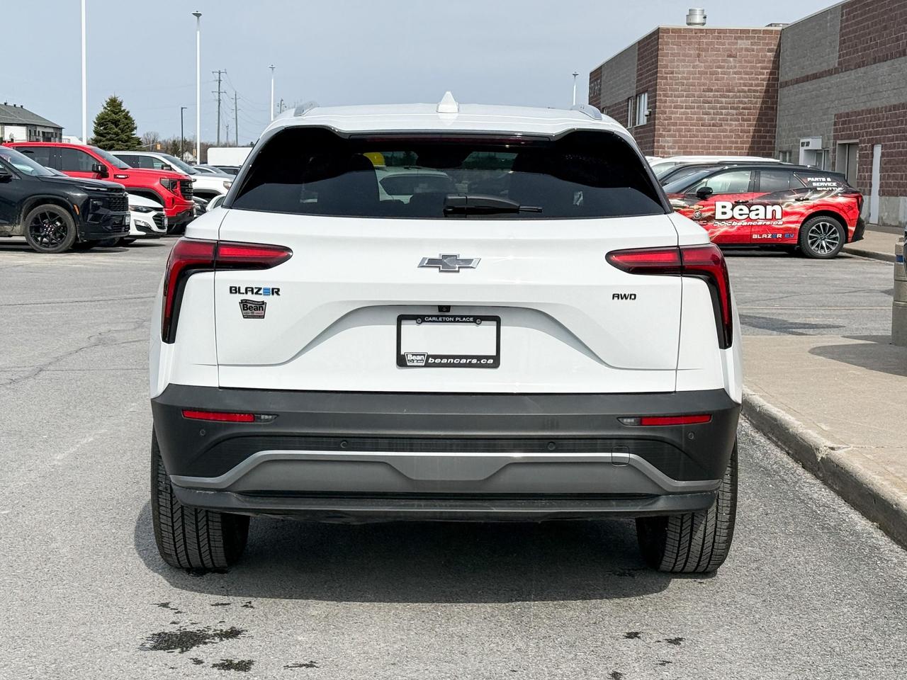 2025 Chevrolet Blazer EV LT FULLY ELECTRIC WITH REMOTE START/ENTRY, HEATED SEATS, HEATED STEERING WHEEL, POWER LIFTGATE, HD SURROUND VISION Photo