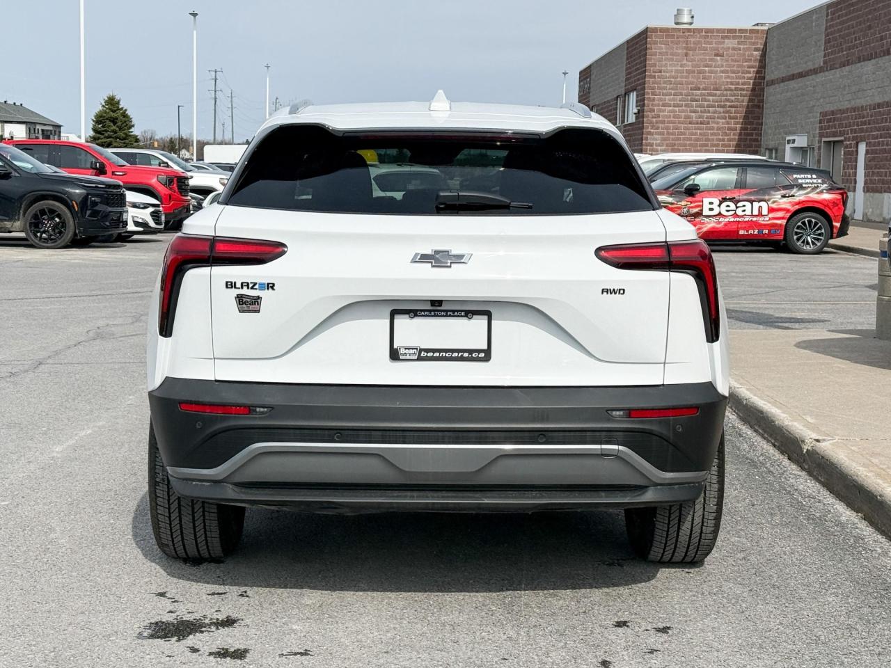2025 Chevrolet Blazer EV LT FULLY ELECTRIC WITH REMOTE START/ENTRY, HEATED SEATS, HEATED STEERING WHEEL, POWER LIFTGATE, HD SURROUND VISION Photo3
