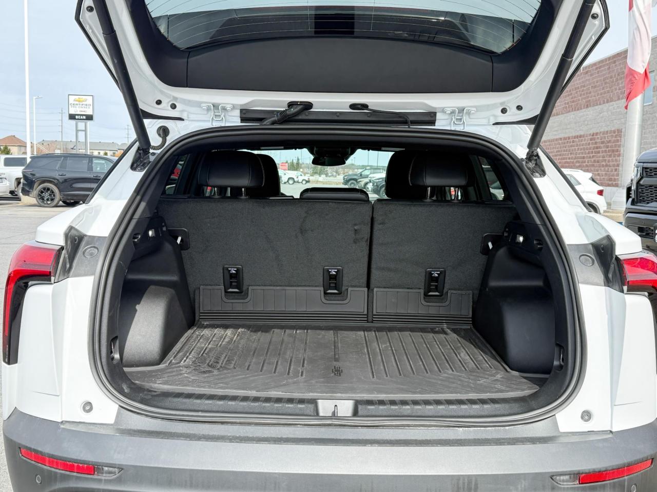 2025 Chevrolet Blazer EV LT FULLY ELECTRIC WITH REMOTE START/ENTRY, HEATED SEATS, HEATED STEERING WHEEL, POWER LIFTGATE, HD SURROUND VISION Photo4