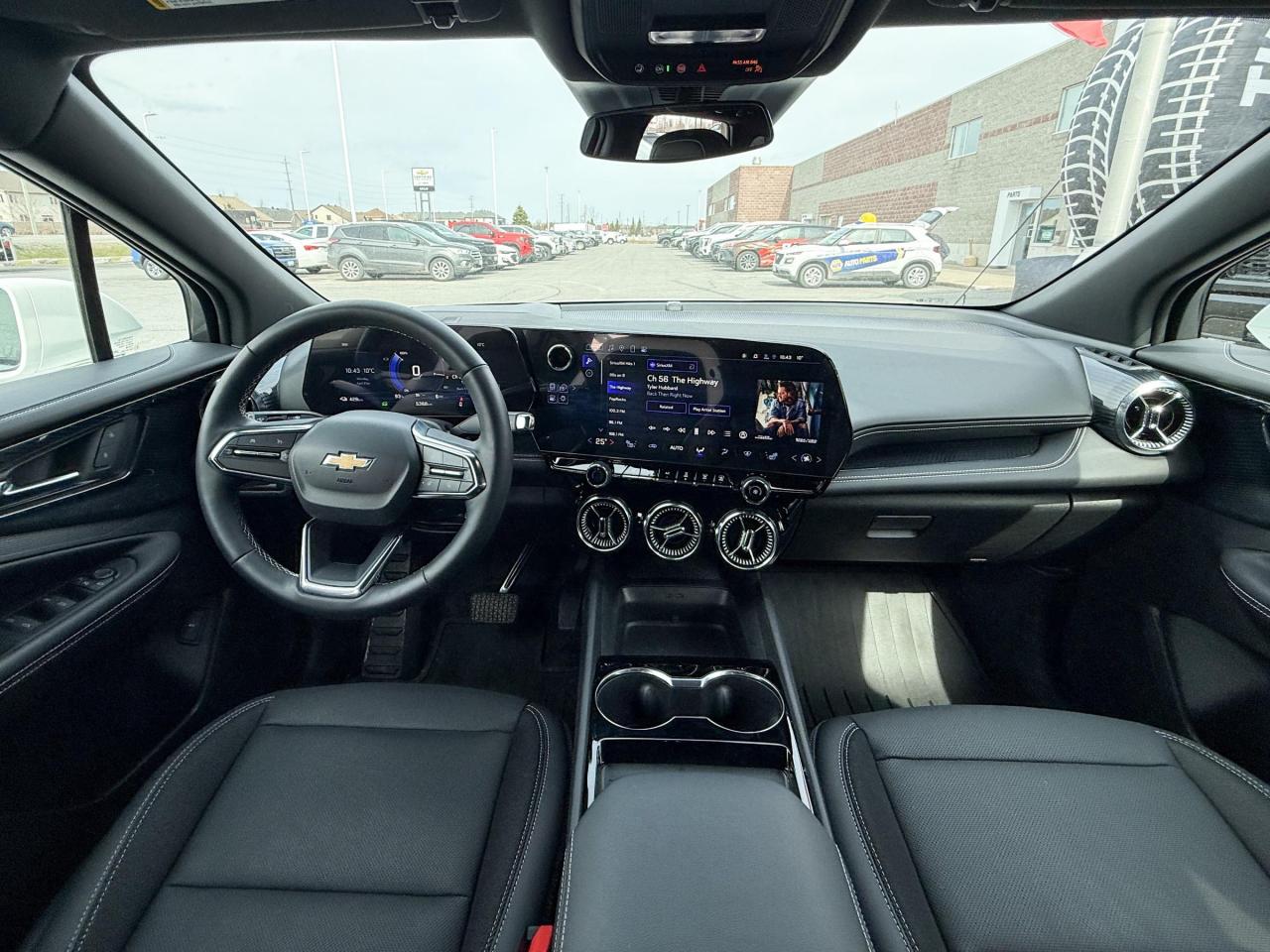 2025 Chevrolet Blazer EV LT FULLY ELECTRIC WITH REMOTE START/ENTRY, HEATED SEATS, HEATED STEERING WHEEL, POWER LIFTGATE, HD SURROUND VISION Photo