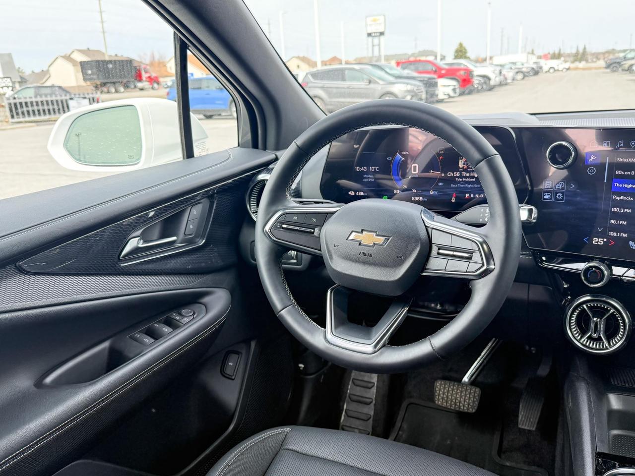2025 Chevrolet Blazer EV LT FULLY ELECTRIC WITH REMOTE START/ENTRY, HEATED SEATS, HEATED STEERING WHEEL, POWER LIFTGATE, HD SURROUND VISION Photo