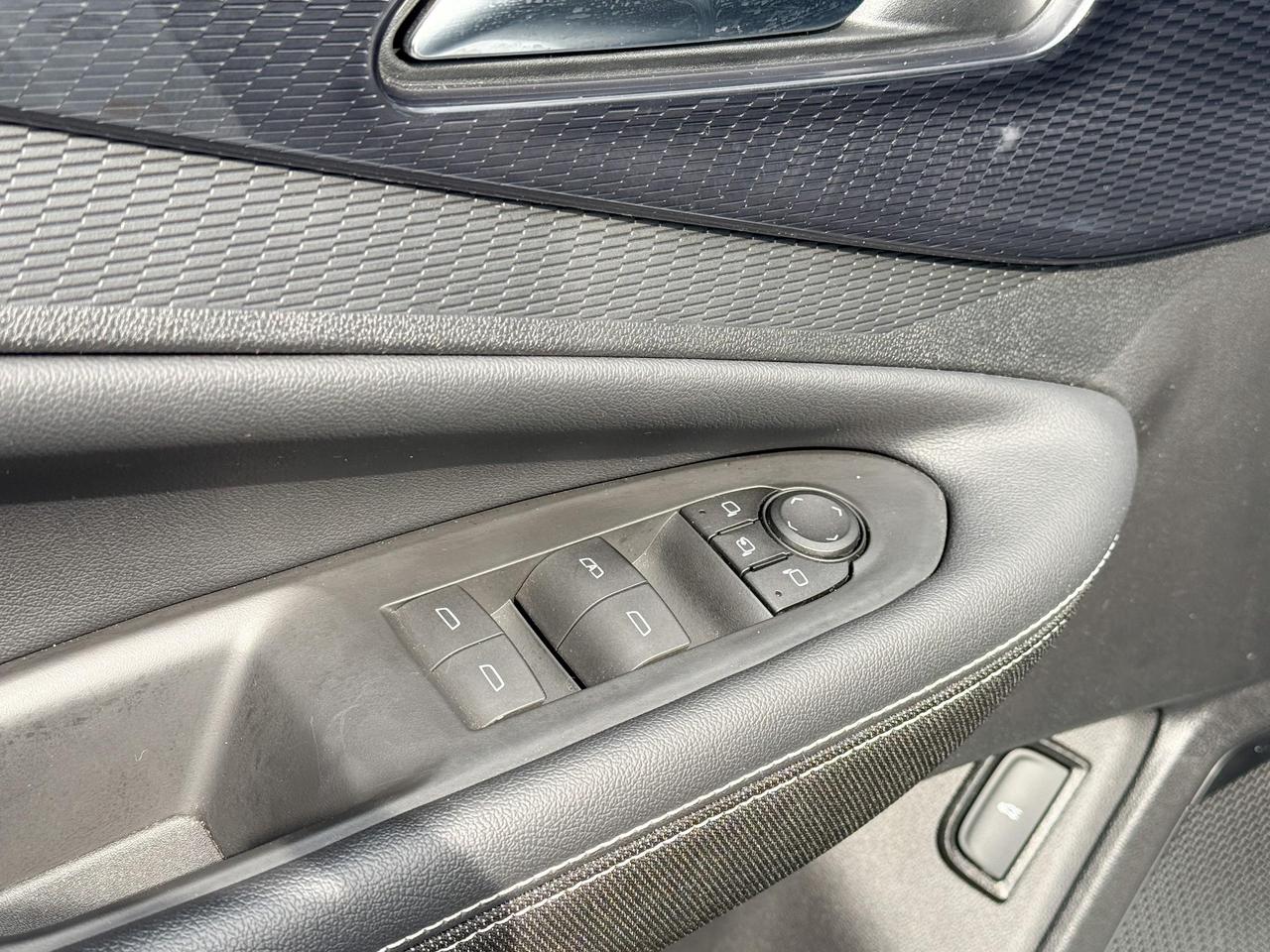 2025 Chevrolet Blazer EV LT FULLY ELECTRIC WITH REMOTE START/ENTRY, HEATED SEATS, HEATED STEERING WHEEL, POWER LIFTGATE, HD SURROUND VISION Photo