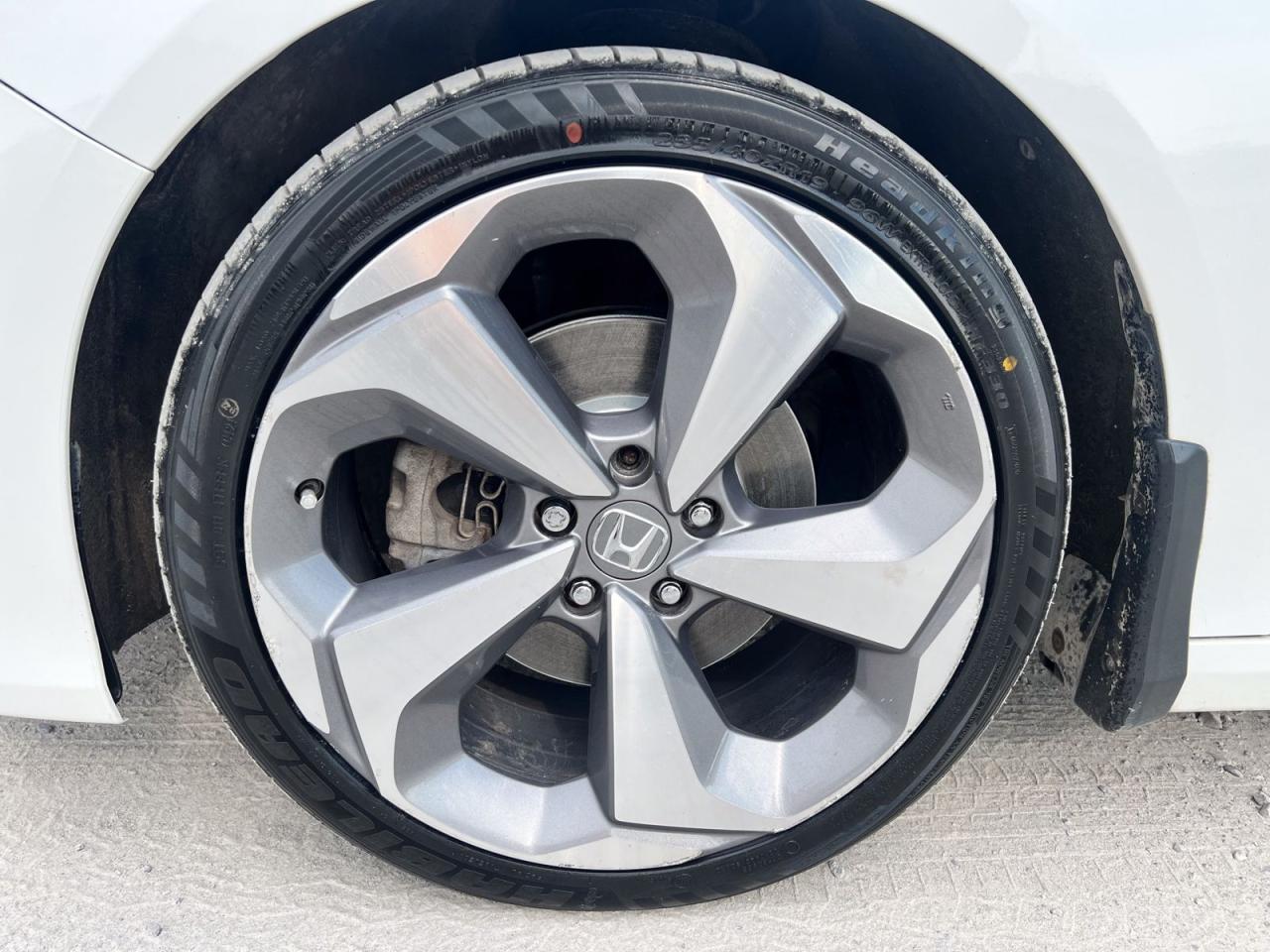2019 Honda Accord Touring 2.0T 10A - Photo #6