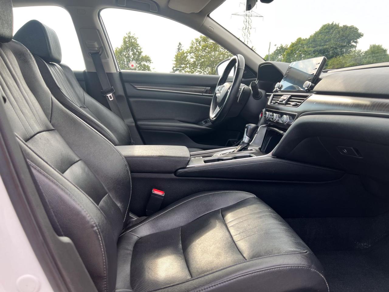 2019 Honda Accord Touring 2.0T 10A - Photo #22