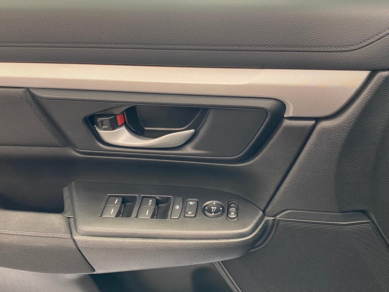 2018 Honda CR-V LX+Camera+Remote Start+ApplePlay+A/C+Heated Seats Photo100