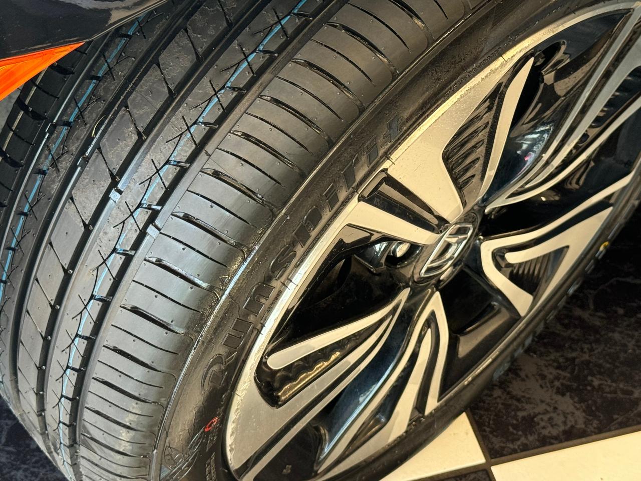 2017 Honda Civic EX-T+New Tires+Roof+Remote Start+CLEAN CARFAX - Photo #4