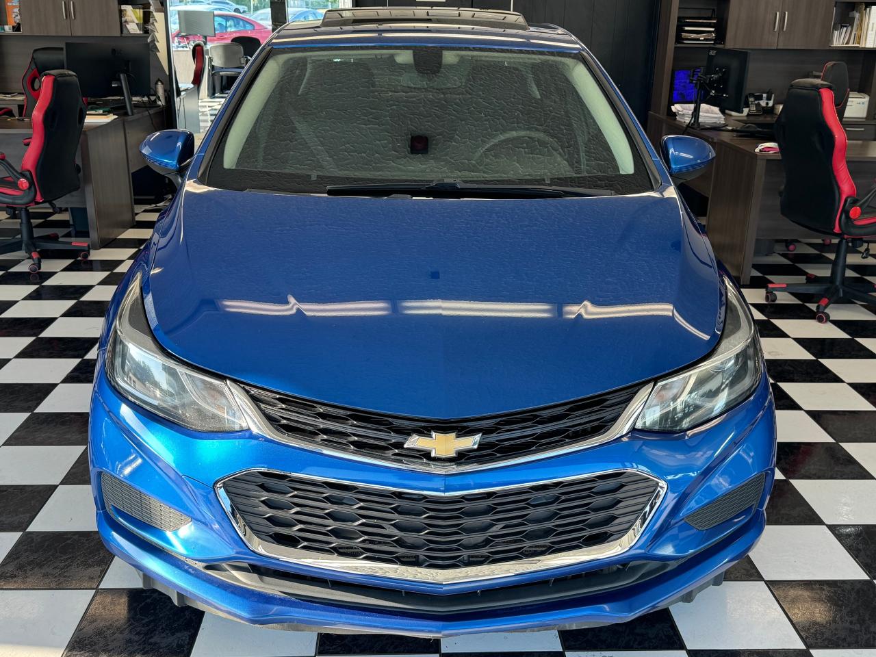 2017 Chevrolet Cruze LT+Roof+ApplePlay+New Tires+Wheels+Remote Start+ - Photo #10