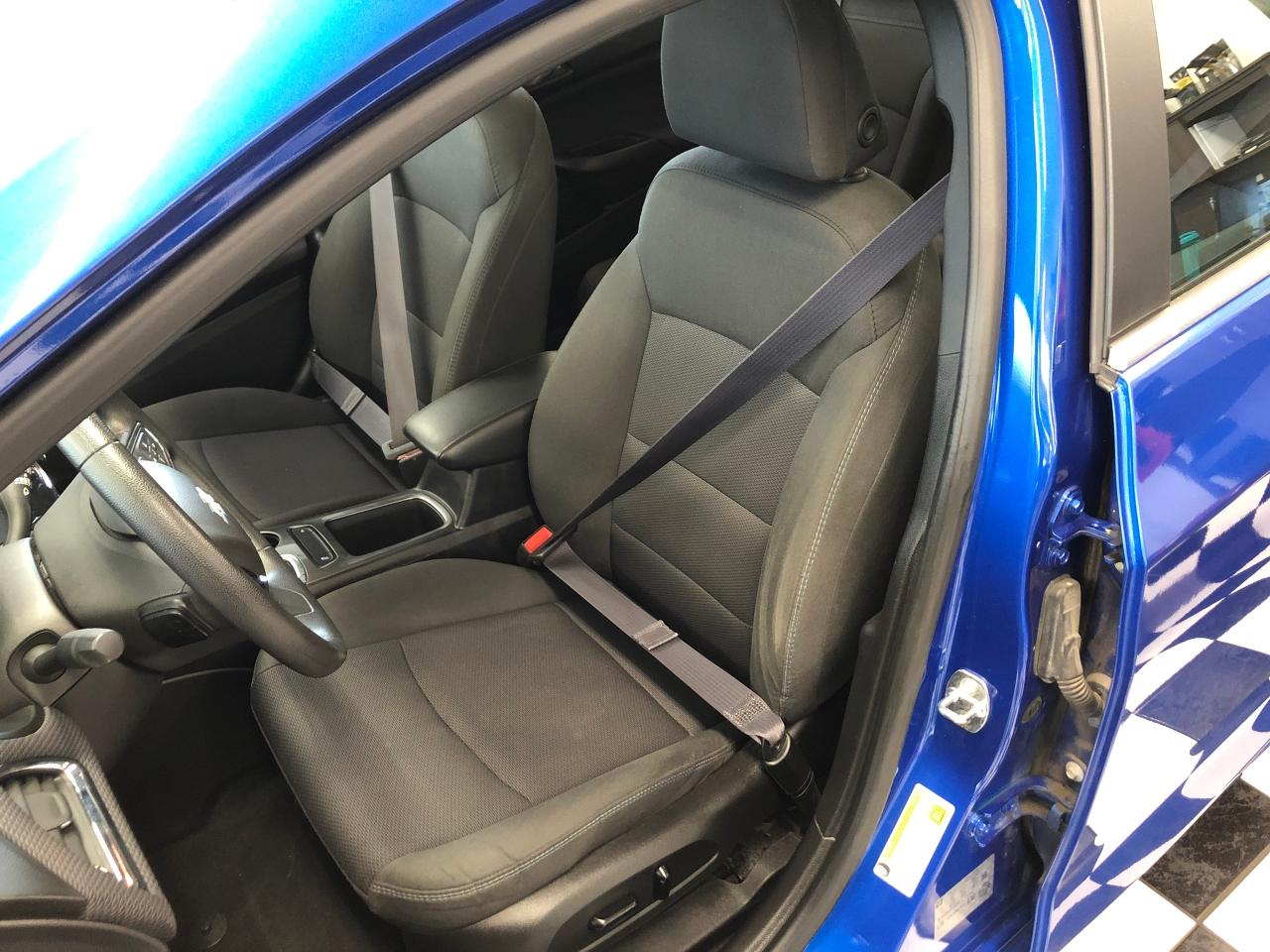 2017 Chevrolet Cruze LT+Roof+ApplePlay+New Tires+Wheels+Remote Start+ - Photo #19