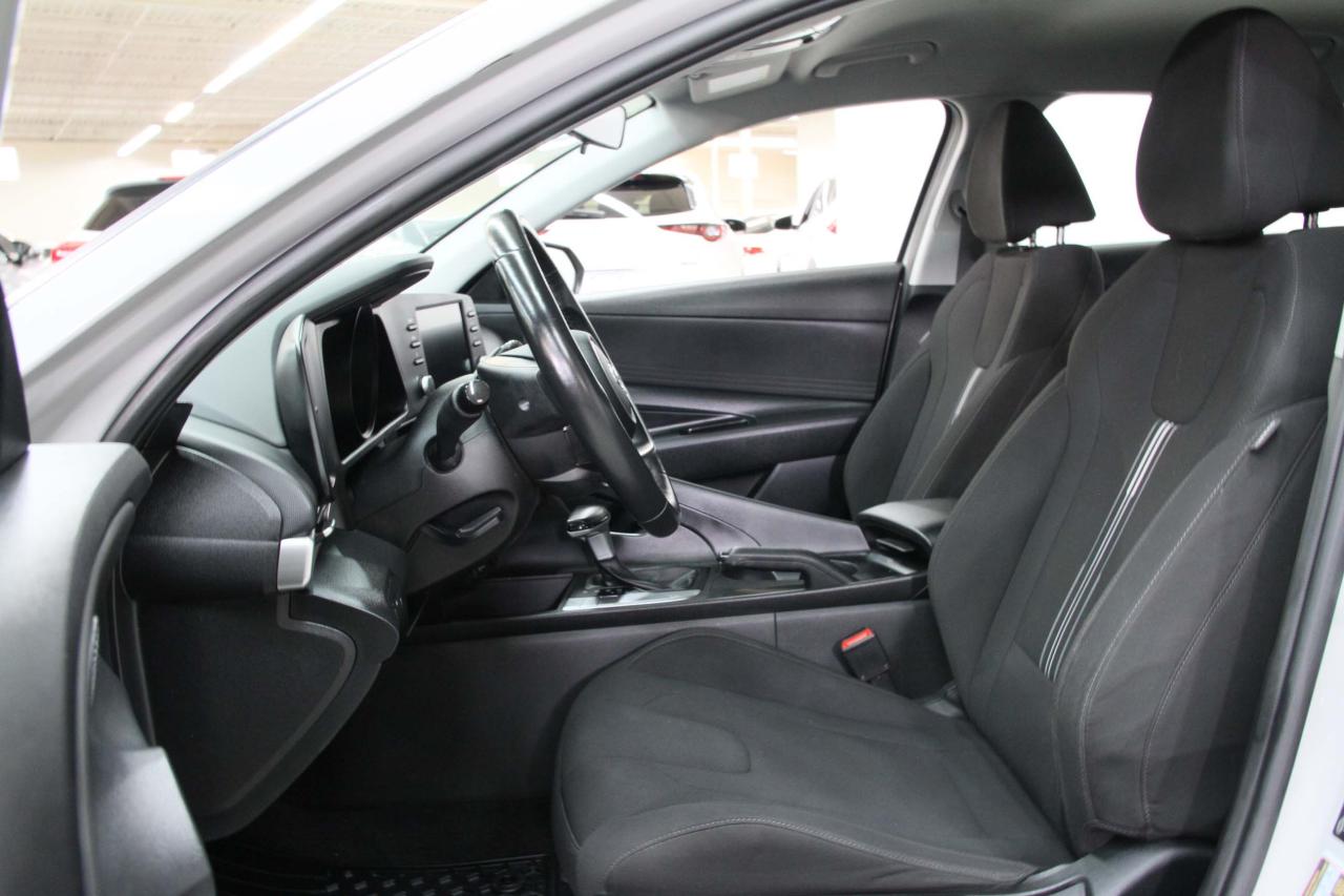 2022 Hyundai Elantra PREFERRED | Sun&Tech Pkg | Heated Seats | CarPlay