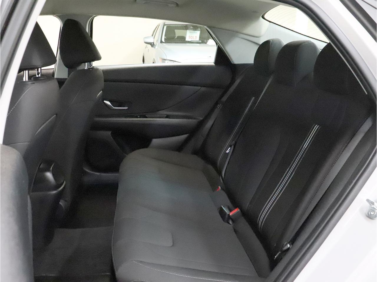 2022 Hyundai Elantra PREFERRED | Sun&Tech Pkg | Heated Seats | CarPlay