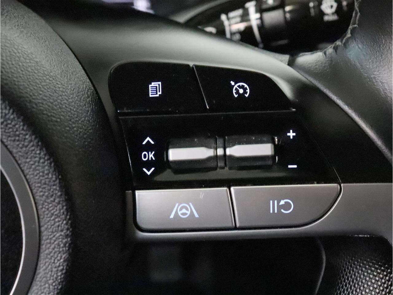 2022 Hyundai Elantra PREFERRED | Sun&Tech Pkg | Heated Seats | CarPlay