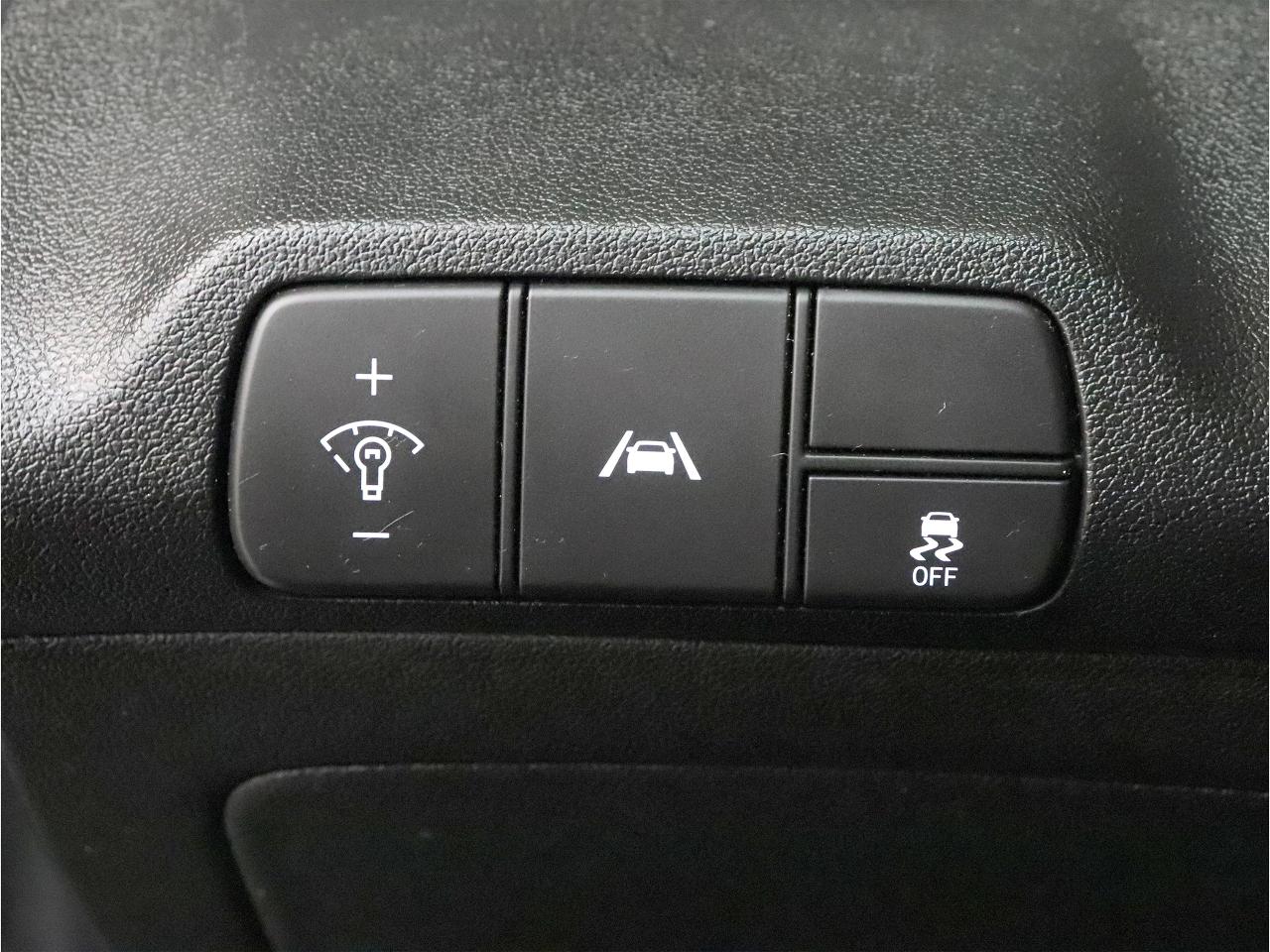 2022 Hyundai Elantra PREFERRED | Sun&Tech Pkg | Heated Seats | CarPlay