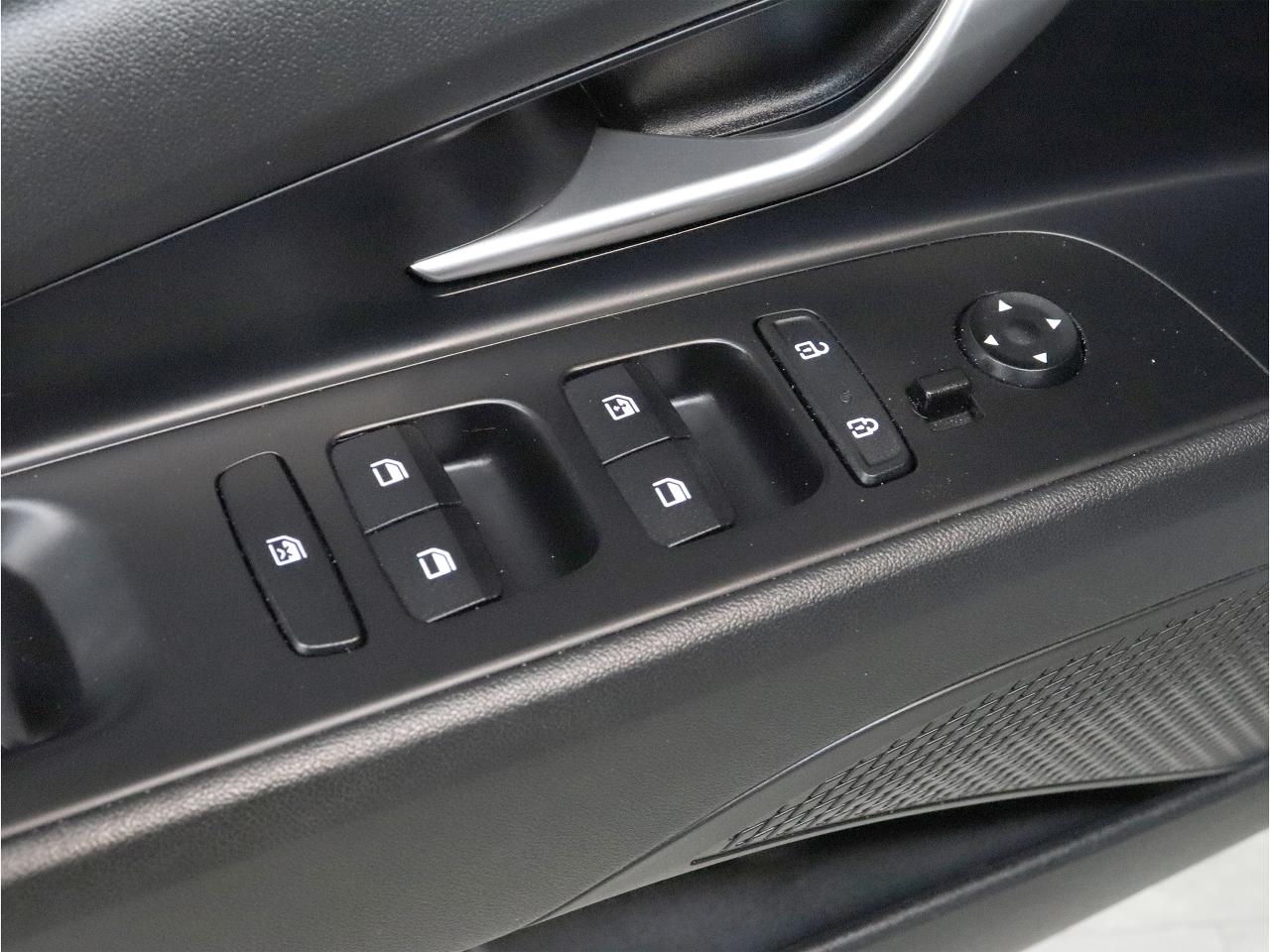 2022 Hyundai Elantra PREFERRED | Sun&Tech Pkg | Heated Seats | CarPlay