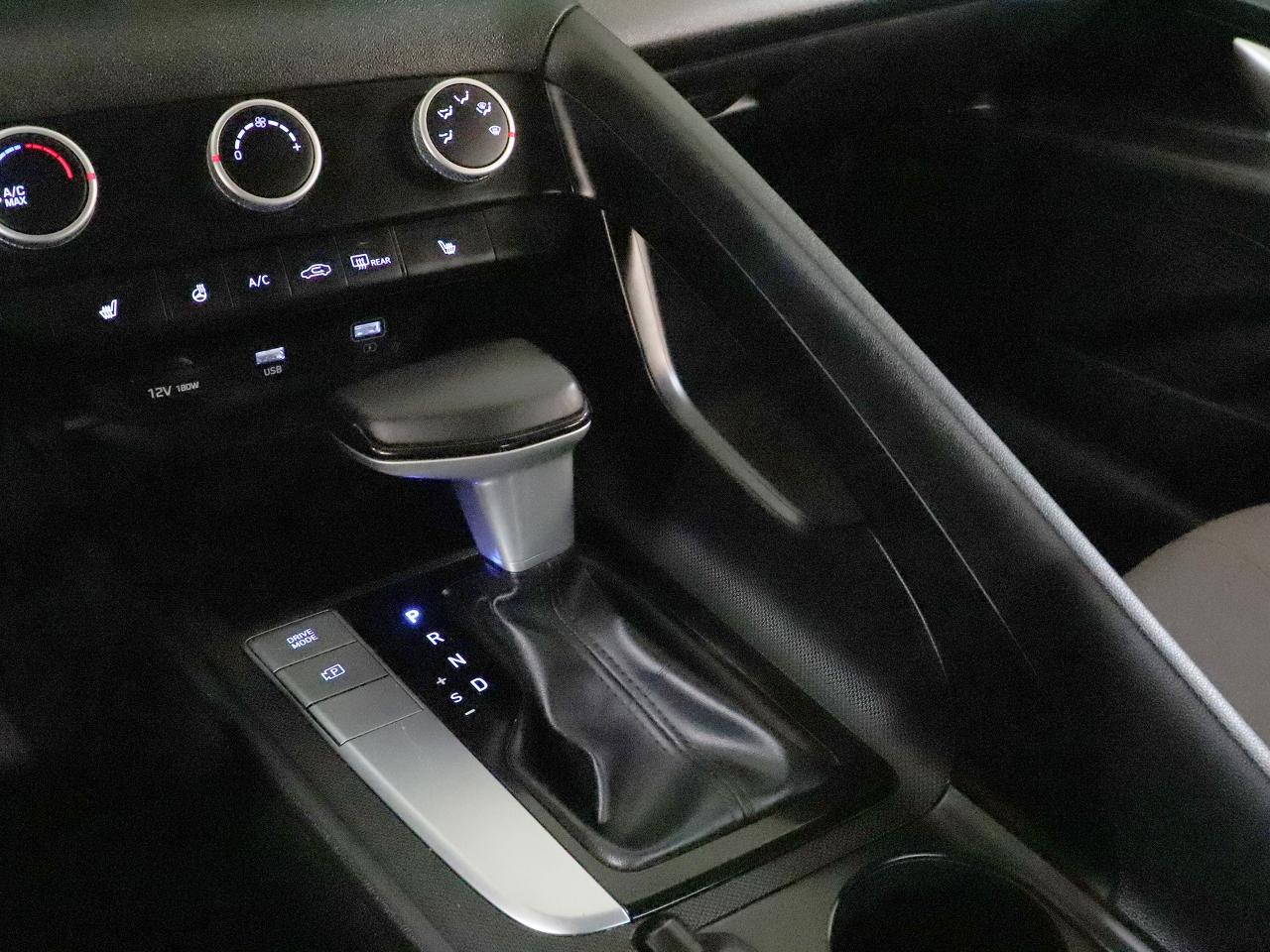 2022 Hyundai Elantra PREFERRED | Sun&Tech Pkg | Heated Seats | CarPlay