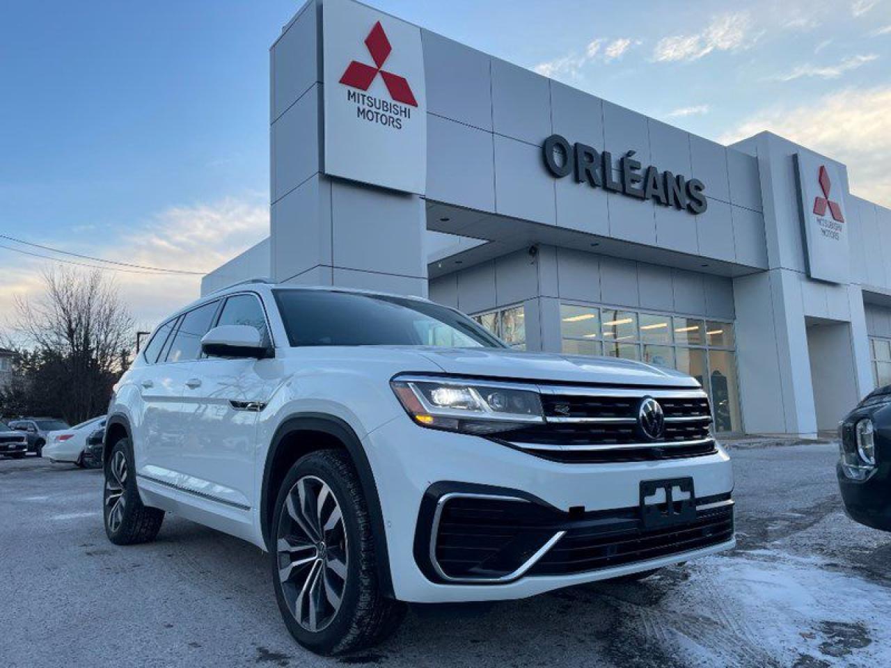 Used 2023 Volkswagen Atlas Execline R-LINE for sale in Orléans, ON