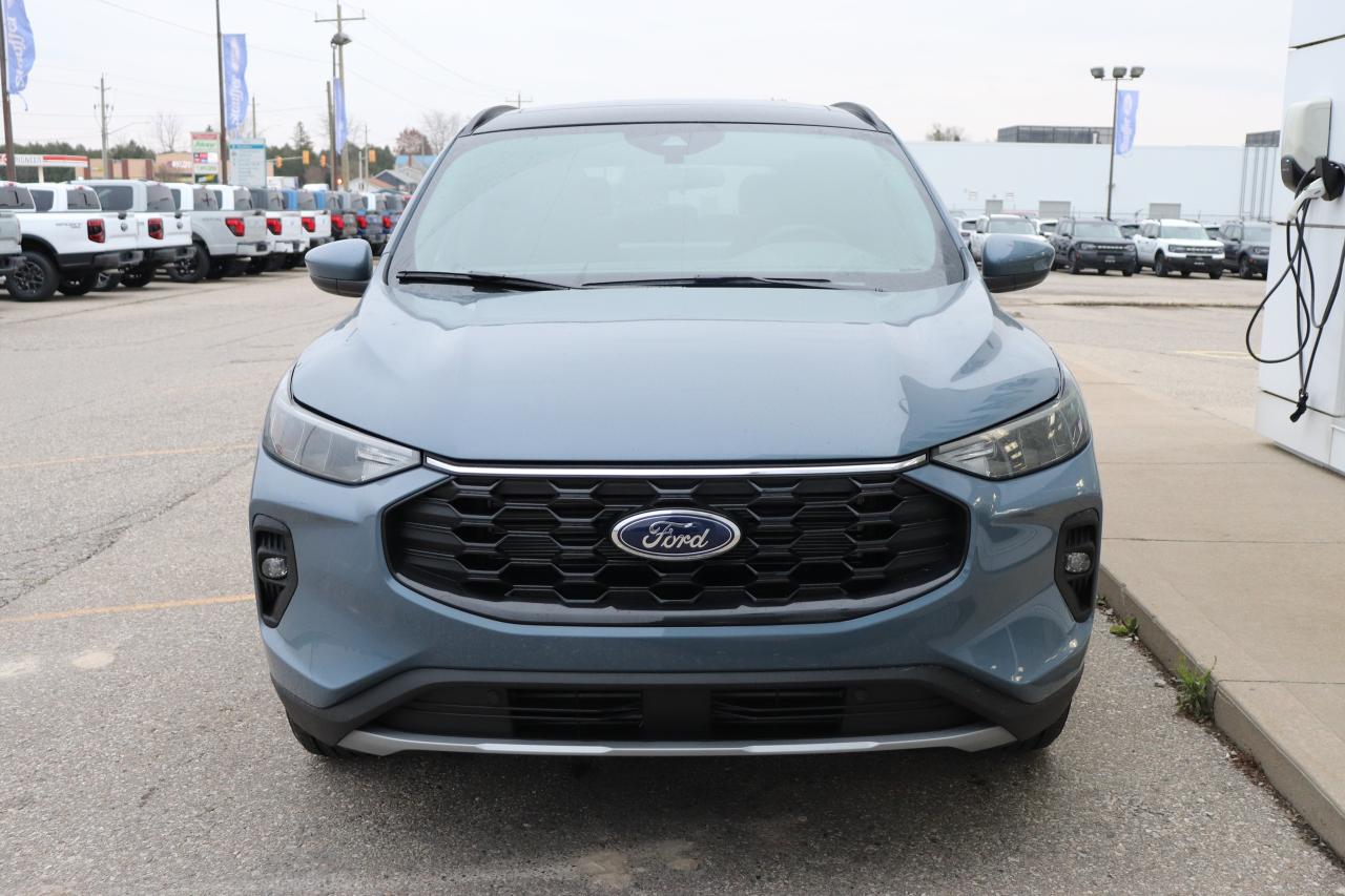 2025 Ford Escape ST-Line Select AWD Photo4
