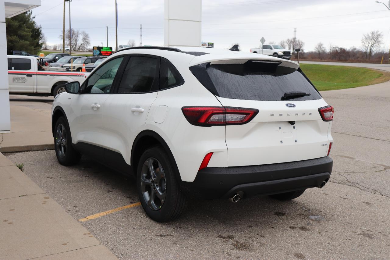 2025 Ford Escape ST-Line AWD Photo