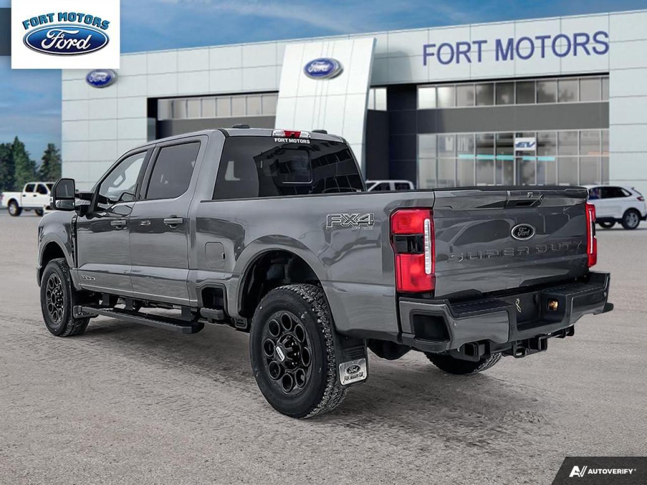 2024 Ford SUPERDUTY F-350® Lariat® Photo3