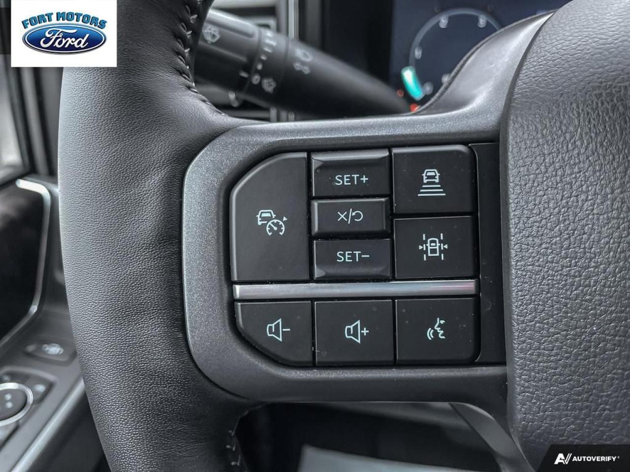 2024 Ford SUPERDUTY F-350® Lariat® Photo5