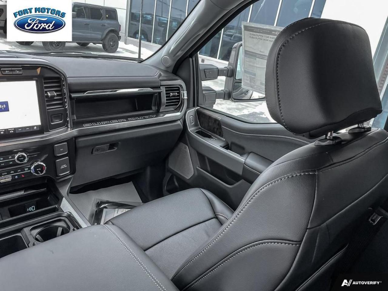 2024 Ford SUPERDUTY F-350® Lariat® Photo5