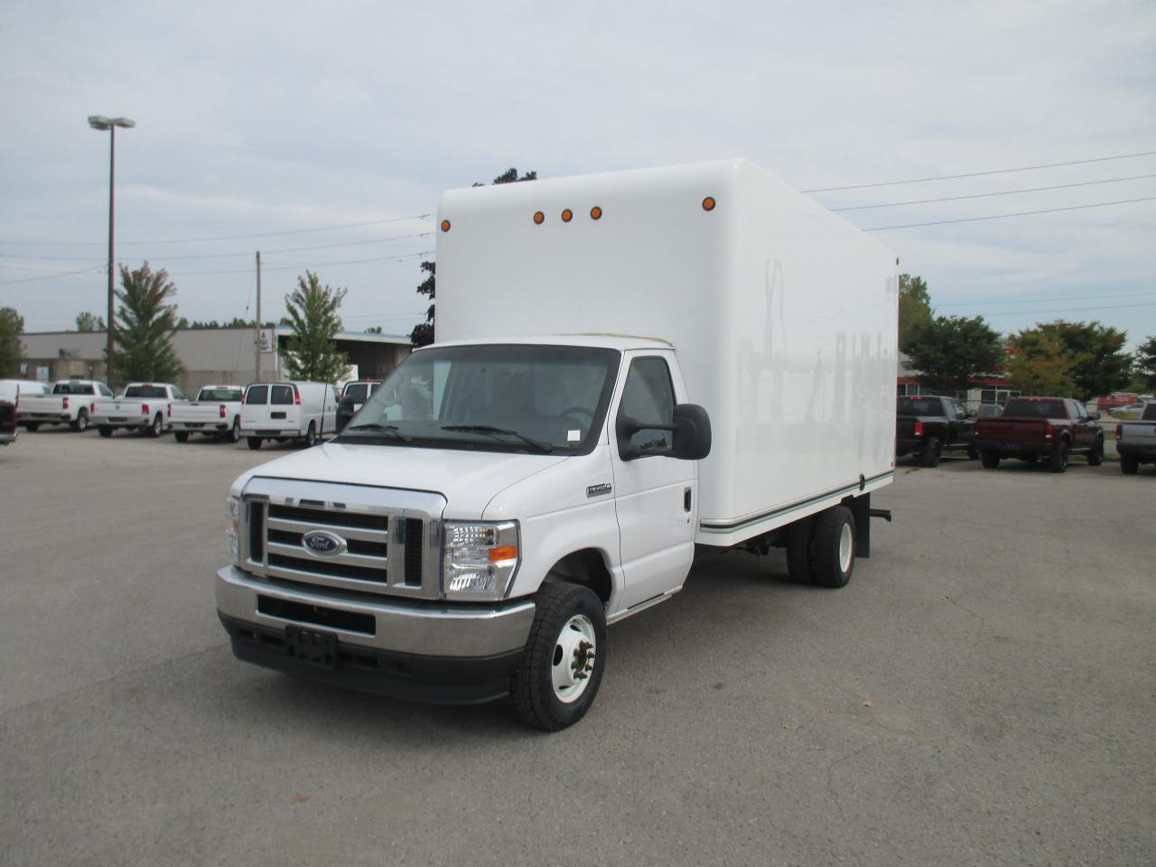 2023 Ford E450 E-450 DRW 176" WB - Photo #3