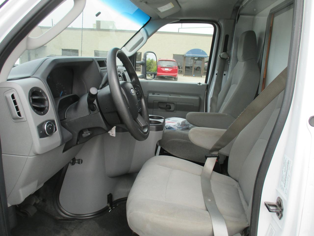 2023 Ford E450 E-450 DRW 176" WB - Photo #10