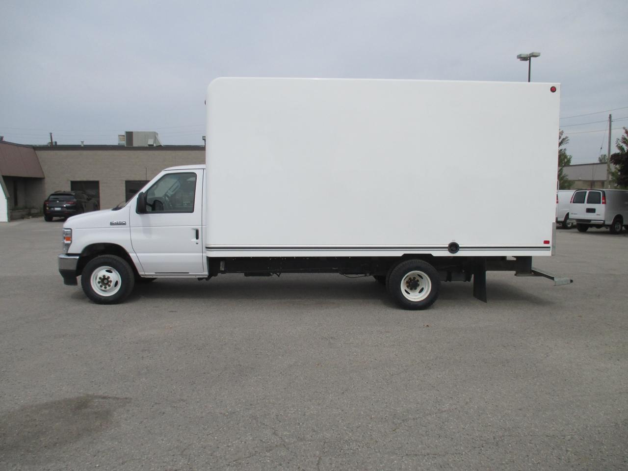 2023 Ford E450 E-450 DRW 176" WB - Photo #4