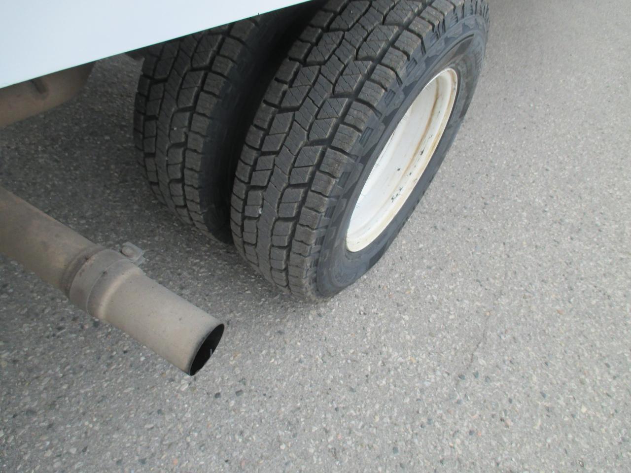 2023 Ford E450 E-450 DRW 176" WB - Photo #8