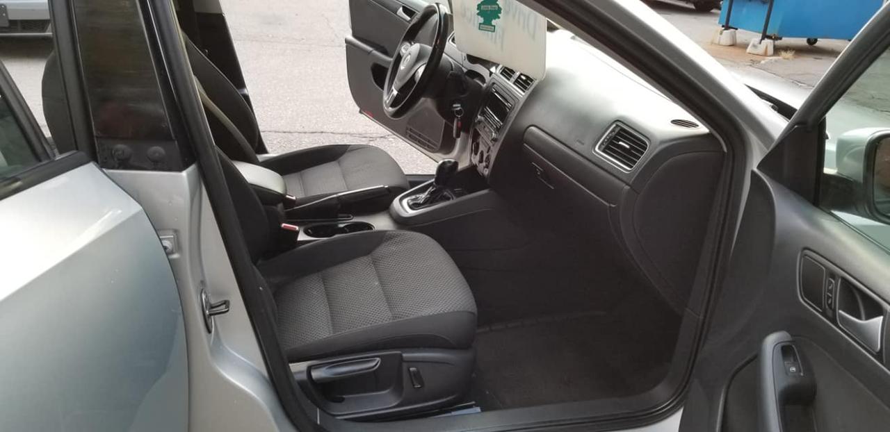 2014 Volkswagen Jetta  - Photo #10