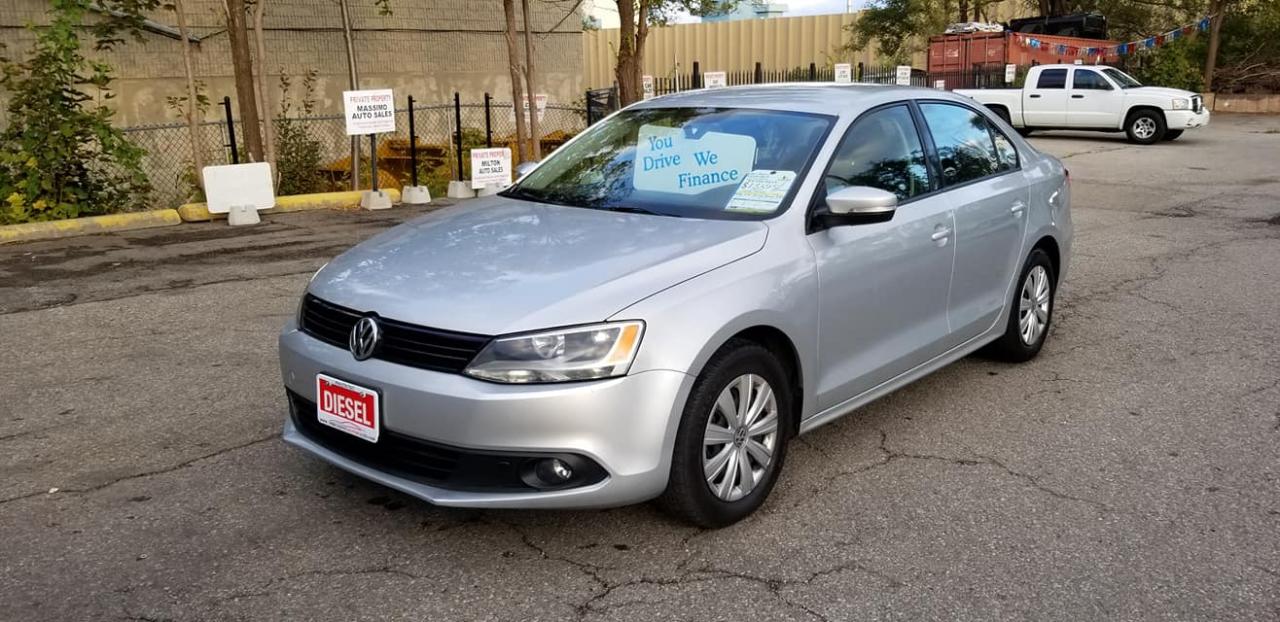 2014 Volkswagen Jetta  - Photo #2