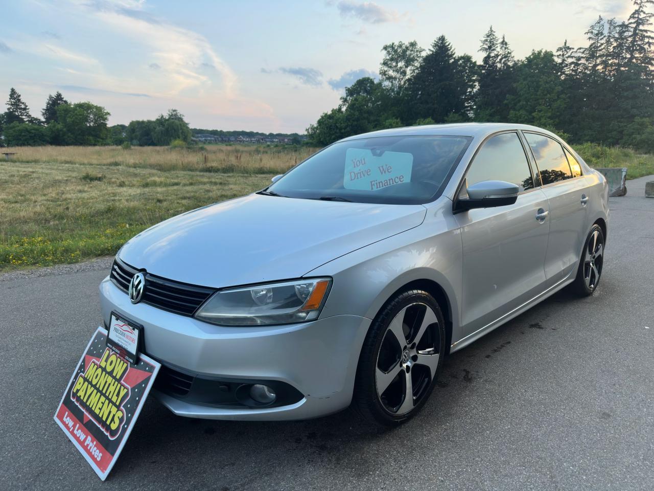 2014 Volkswagen Jetta  - Photo #2