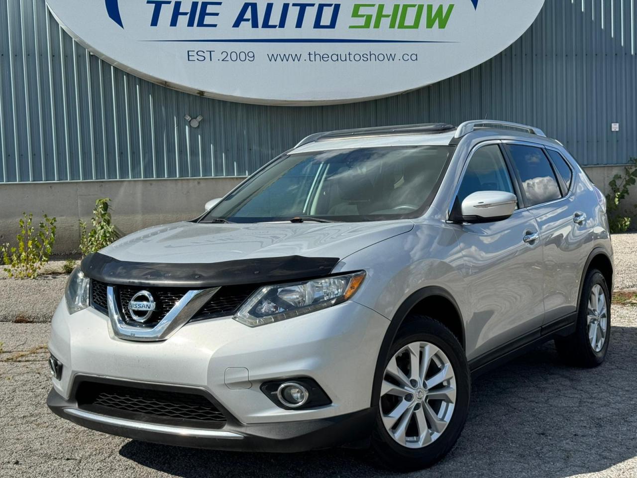 Used 2015 Nissan Rogue SV AWD | CLEAN CARFAX | PANO | HTD SEATS | ALLOYS for sale in Trenton, ON