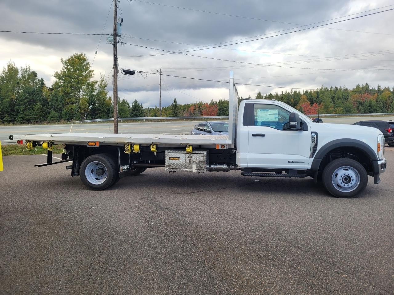 2024 Ford F-550 Super Duty DRW XL 4WD REG CAB 205" WB 120" CA Photo5