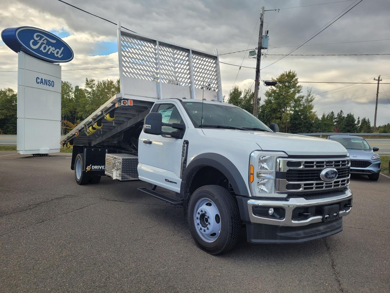 2024 Ford F-550 Super Duty DRW XL 4WD REG CAB 205" WB 120" CA Photo0