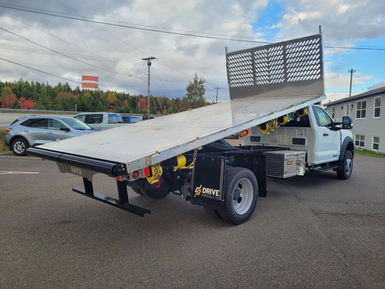 2024 Ford F-550 Super Duty DRW XL 4WD REG CAB 205" WB 120" CA Photo5
