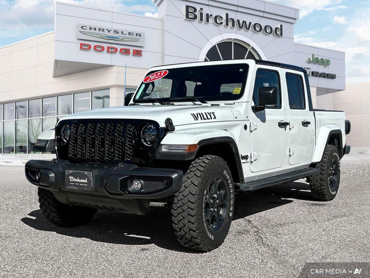 Used 2023 Jeep Gladiator Willys No Accidents | 1 Owner | Freedom Top for sale in Winnipeg, MB