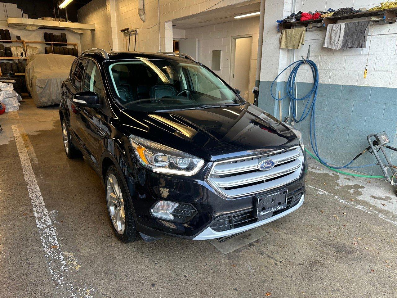 Used 2019 Ford Escape Titanium TITANIUM 4WD for sale in Walkerton, ON