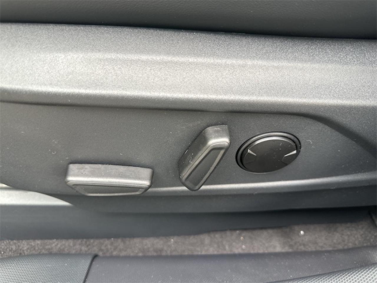 2024 Ford Mustang Mach-E Premium AWD Photo5