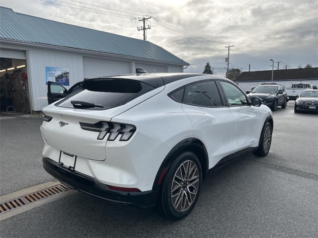 2024 Ford Mustang Mach-E Premium AWD Photo4