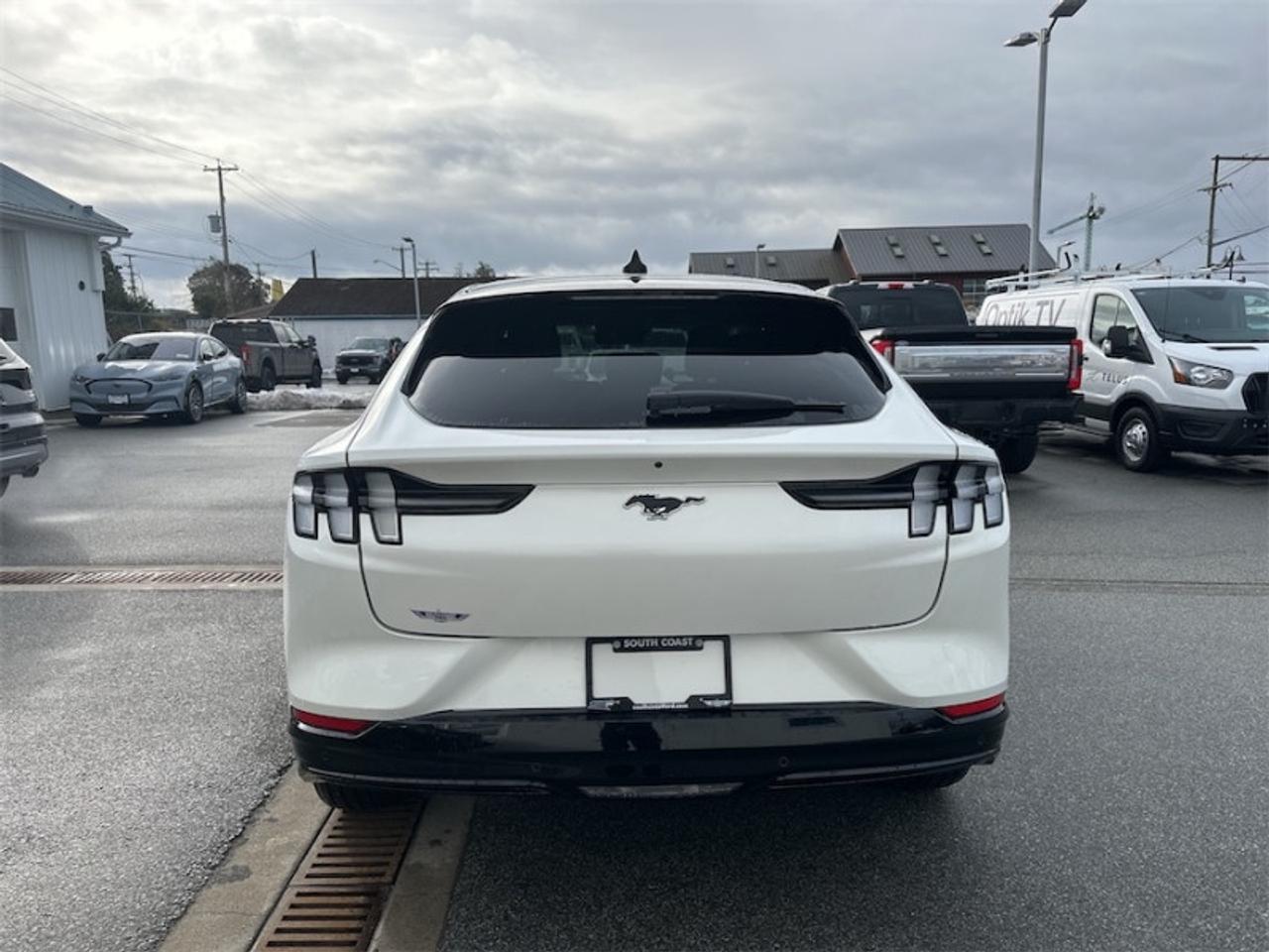 2024 Ford Mustang Mach-E Premium AWD Photo3