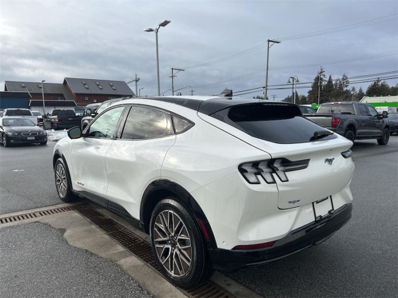 2024 Ford Mustang Mach-E Premium AWD Photo2