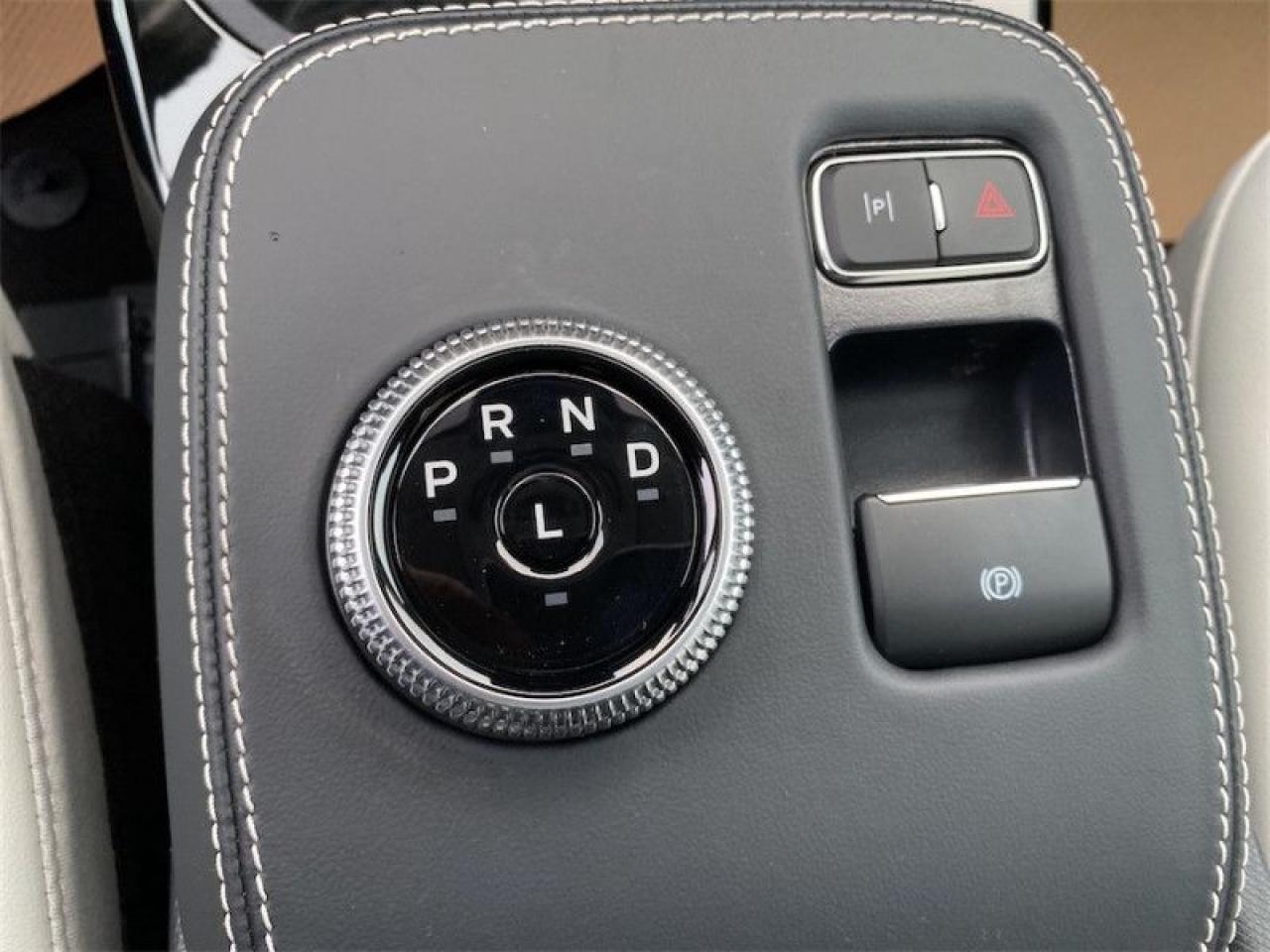 2024 Ford Mustang Mach-E Premium AWD  - Sunroof Photo5