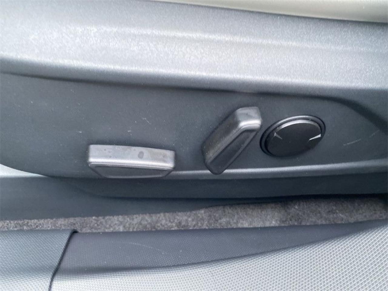 2024 Ford Mustang Mach-E Premium AWD  - Sunroof Photo5