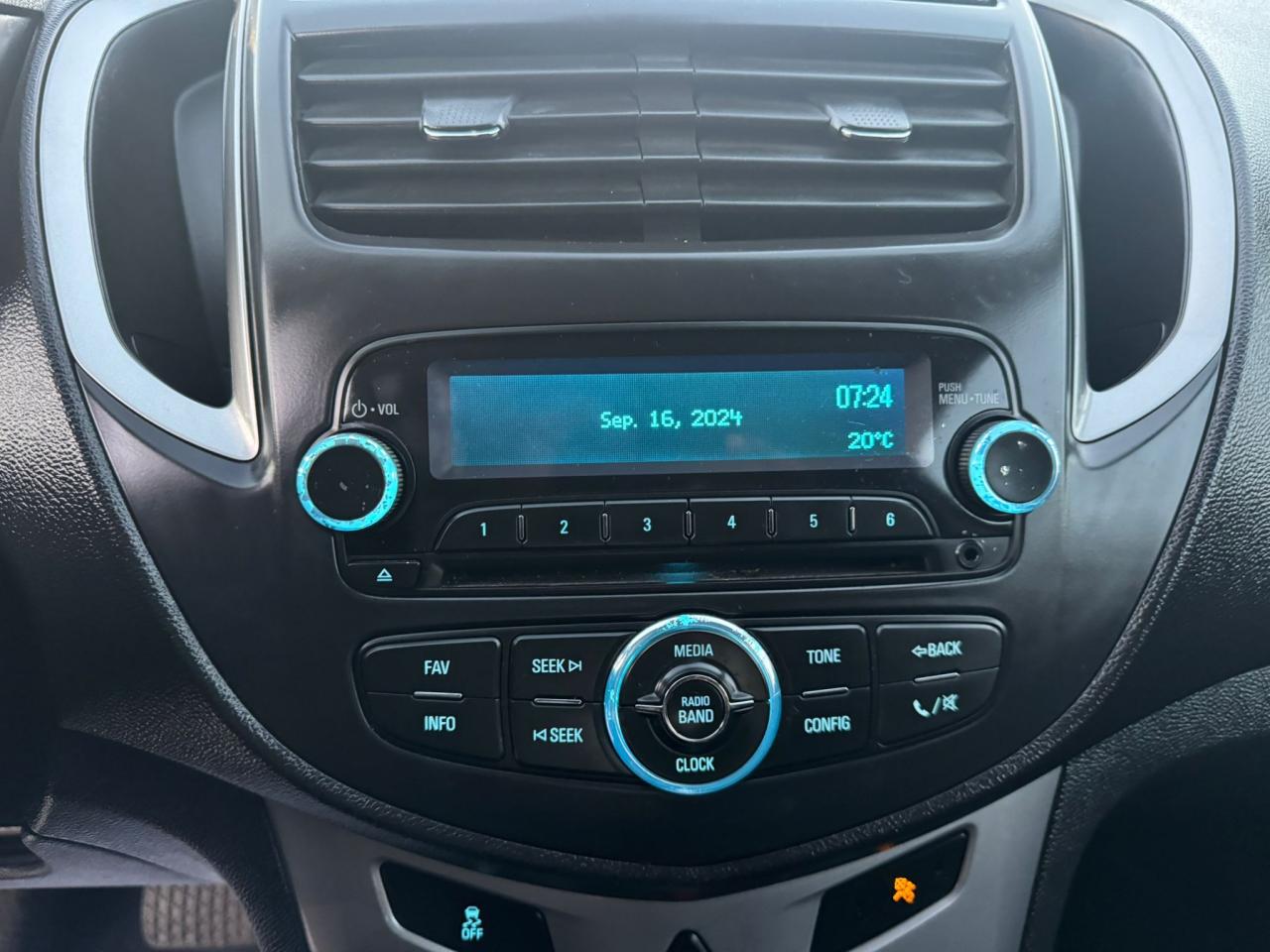 2015 Chevrolet Trax LT- Alloys- Bluetooth- Aux - Crusie Control - Photo #16