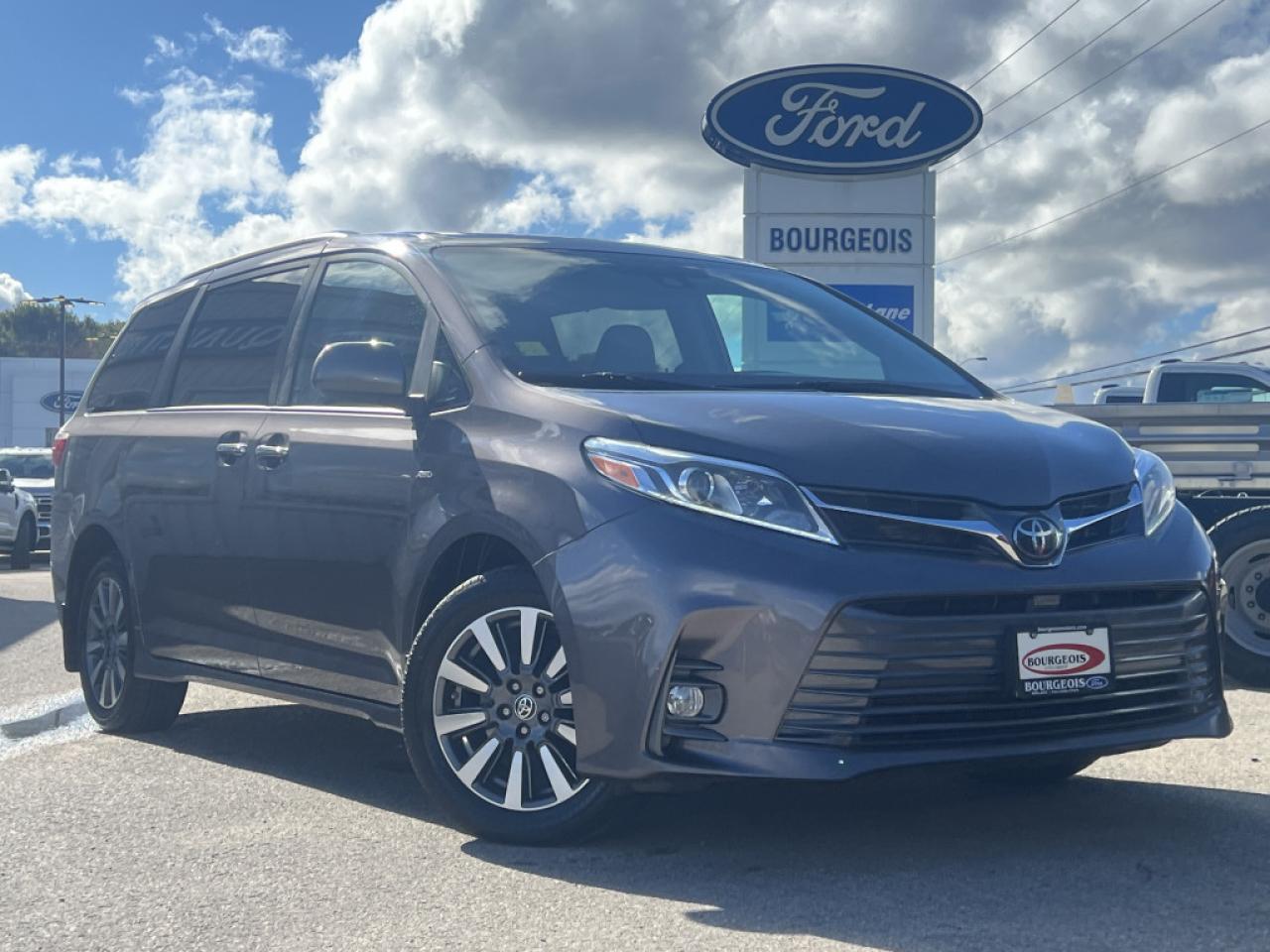 Used 2020 Toyota Sienna XLE 7-Passenger AWD  7 Passenger for sale in Midland, ON