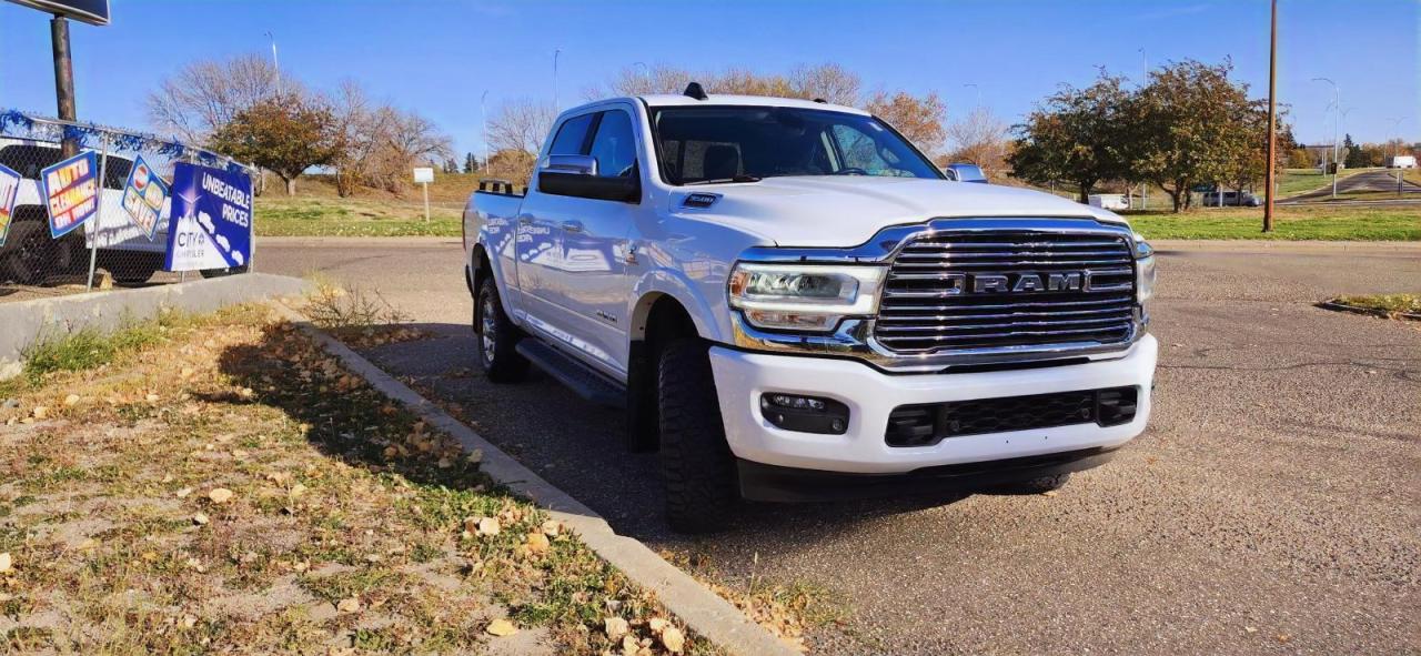 Used 2022 RAM 3500 Laramie cabine d'équipe 4x4 caisse de 6,4 pi for sale in Medicine Hat, AB